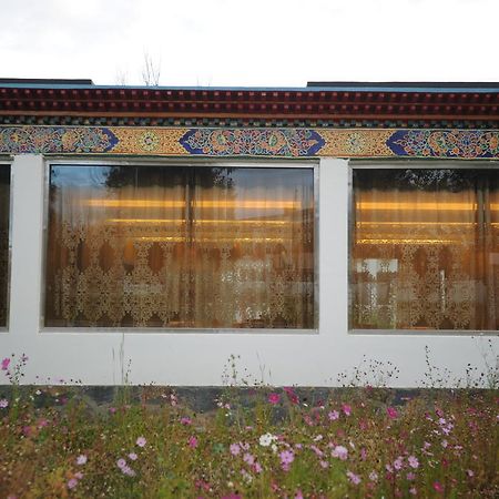 Wanrun International Resort Hotel In Tibet Xigaze Eksteriør billede