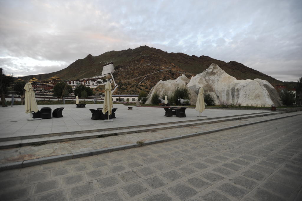 Wanrun International Resort Hotel In Tibet Xigaze Eksteriør billede